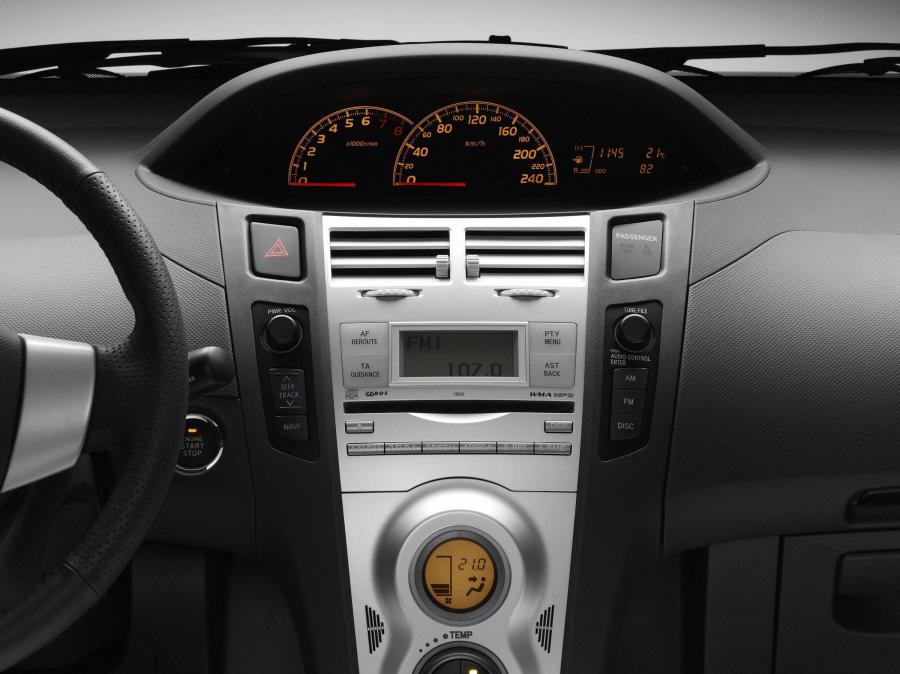  Toyota Yaris TS 2007 года  (фото 16 из 89)